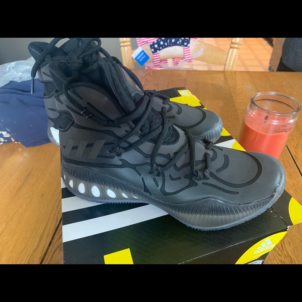 Men’s Adidas crazy explosive basketball sneakers